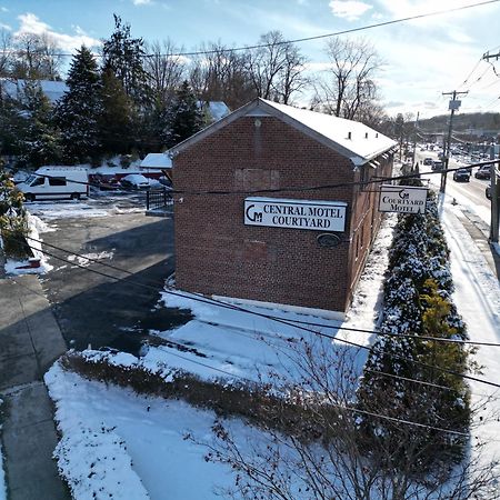 Central Motel Courtyard White Plains Extérieur photo