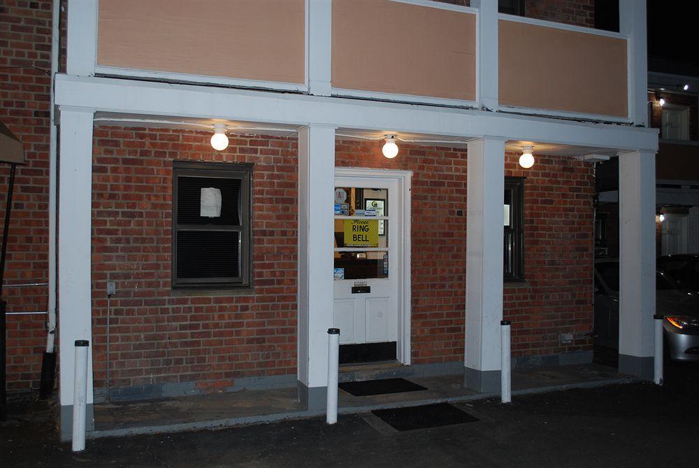 Central Motel Courtyard White Plains Extérieur photo