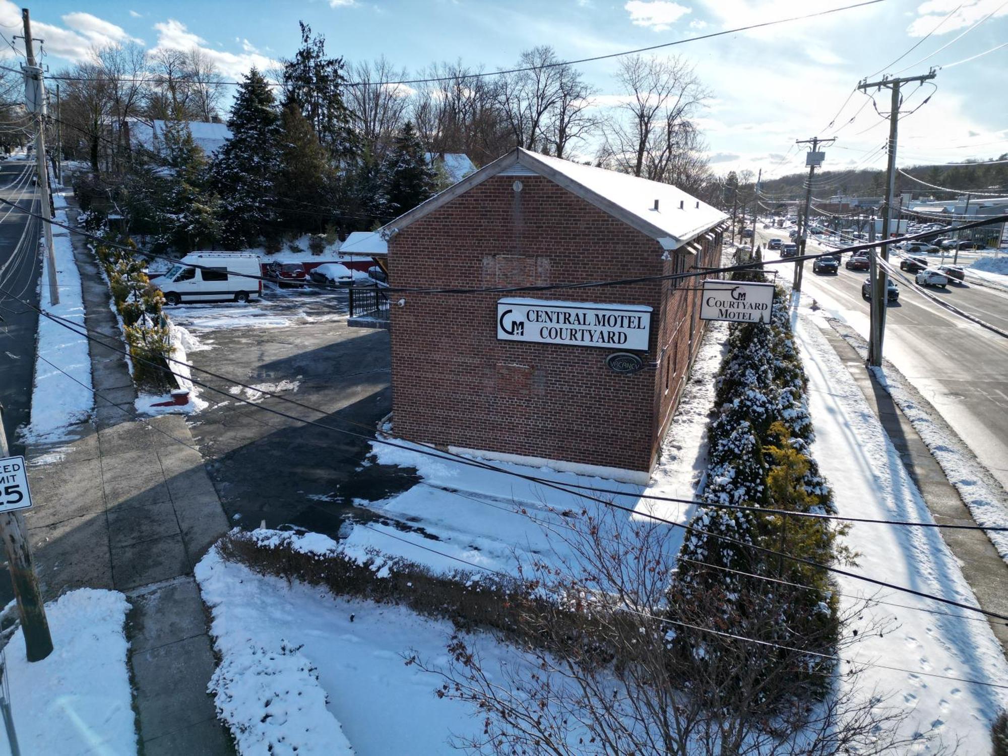 Central Motel Courtyard White Plains Extérieur photo