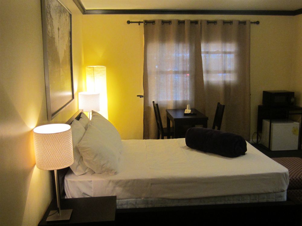 Central Motel Courtyard White Plains Extérieur photo