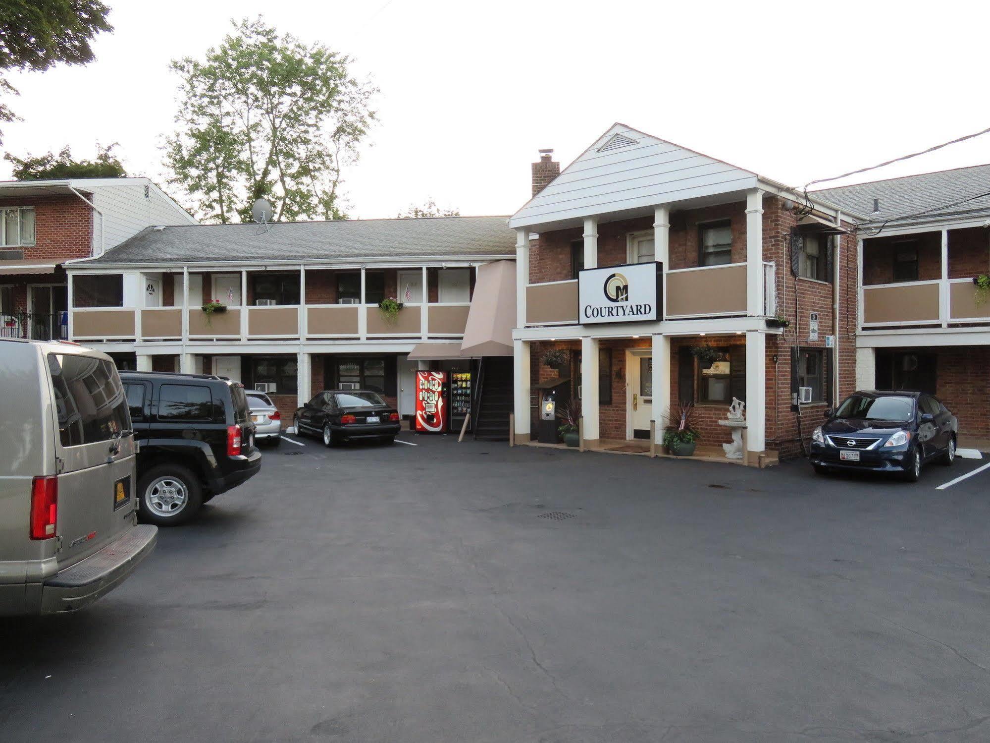 Central Motel Courtyard White Plains Extérieur photo