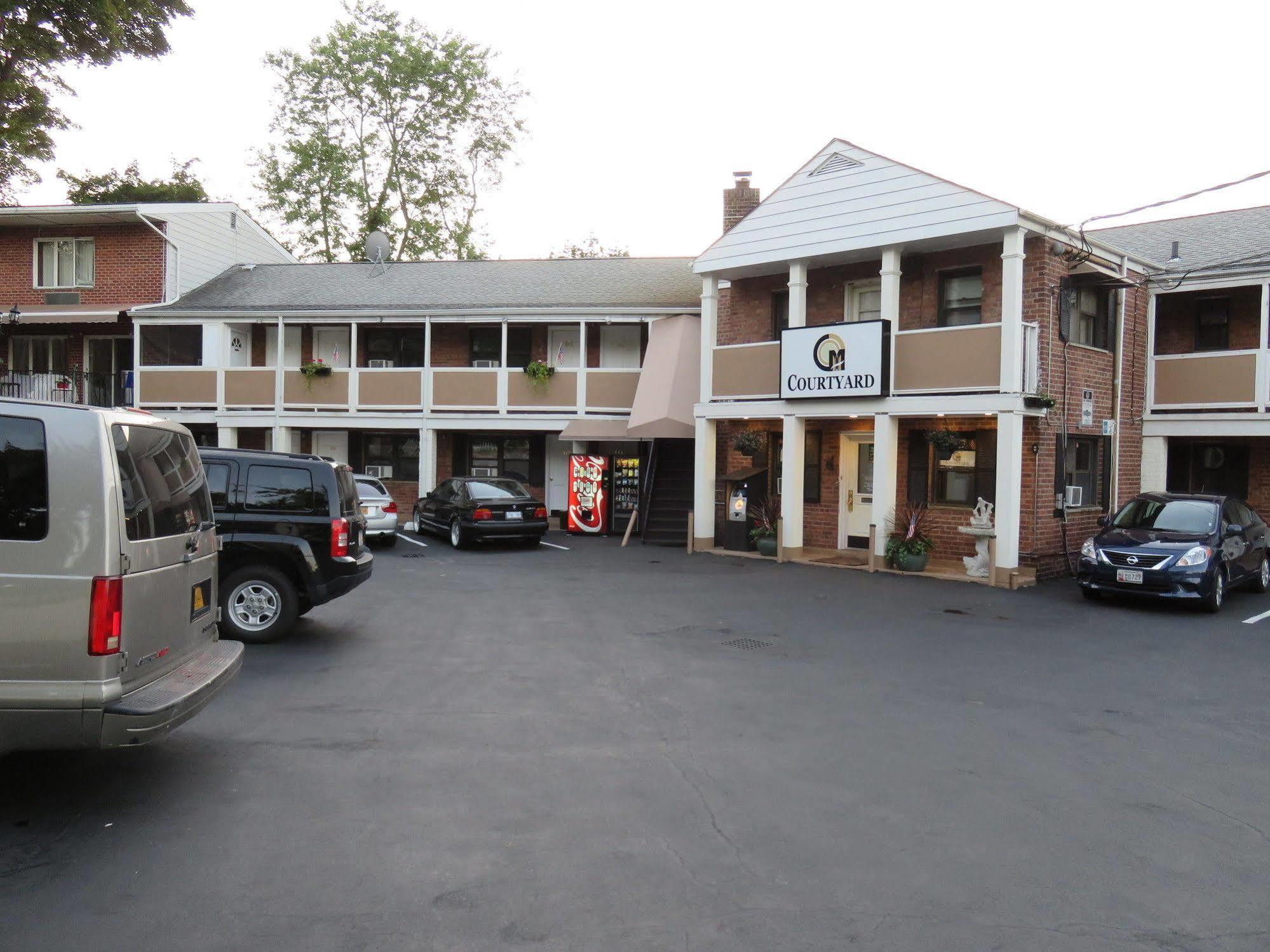 Central Motel Courtyard White Plains Extérieur photo