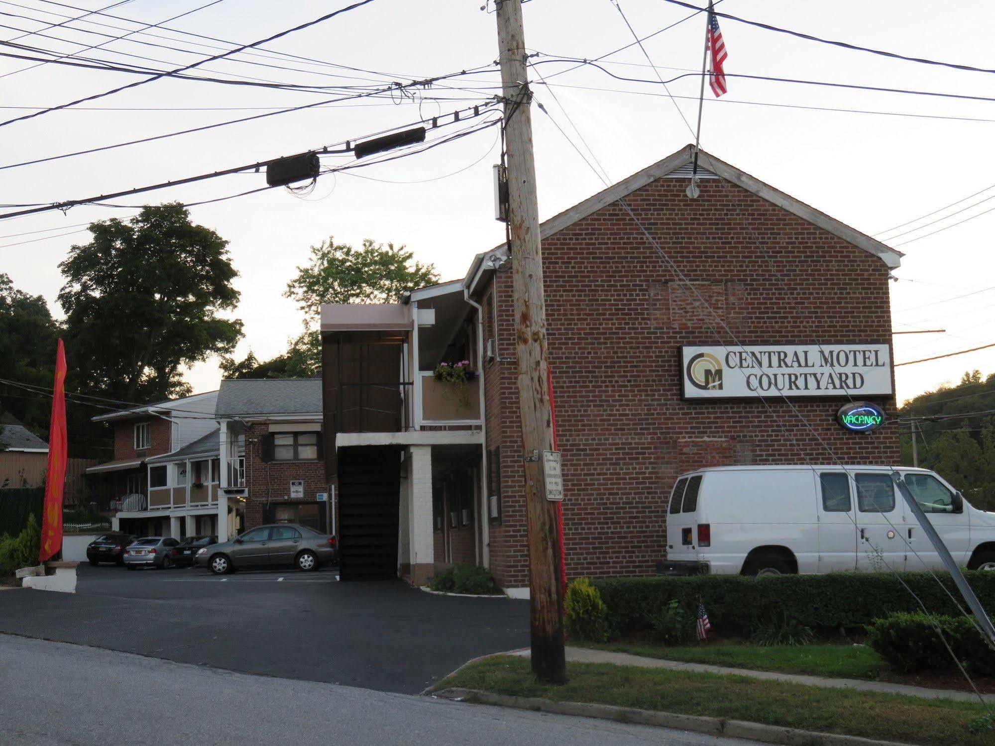Central Motel Courtyard White Plains Extérieur photo