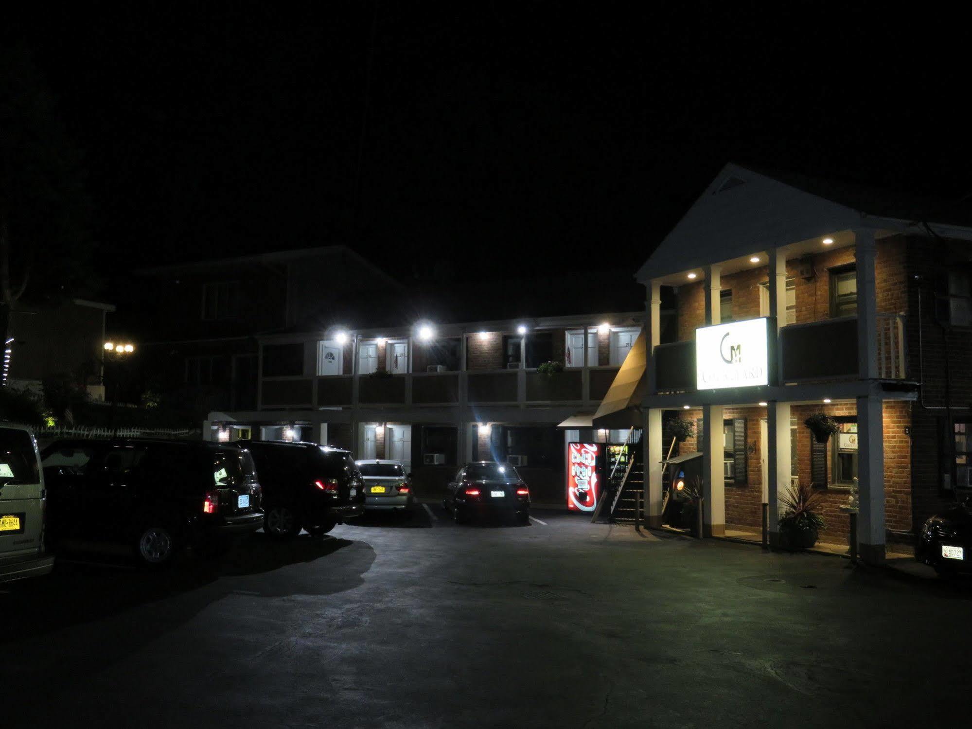 Central Motel Courtyard White Plains Extérieur photo