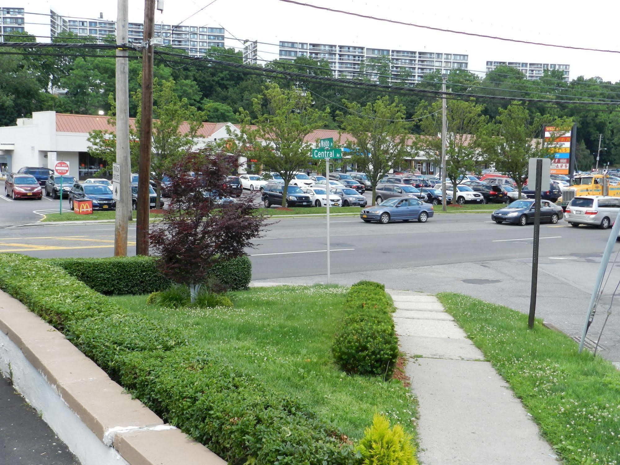 Central Motel Courtyard White Plains Extérieur photo