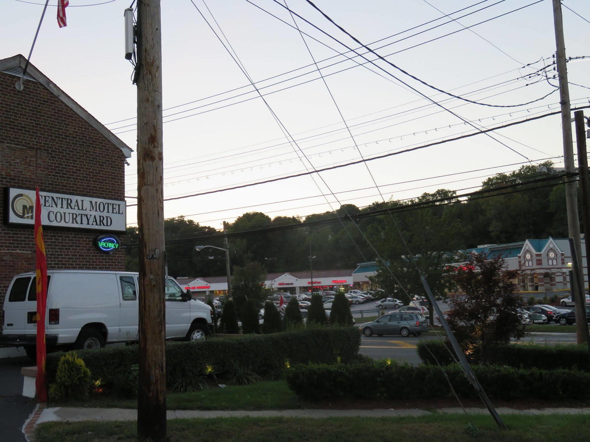 Central Motel Courtyard White Plains Extérieur photo