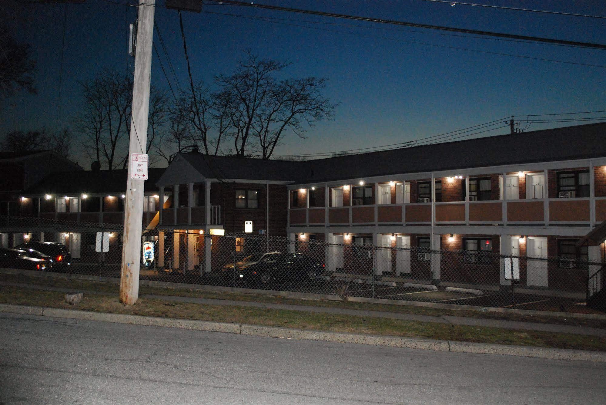Central Motel Courtyard White Plains Extérieur photo