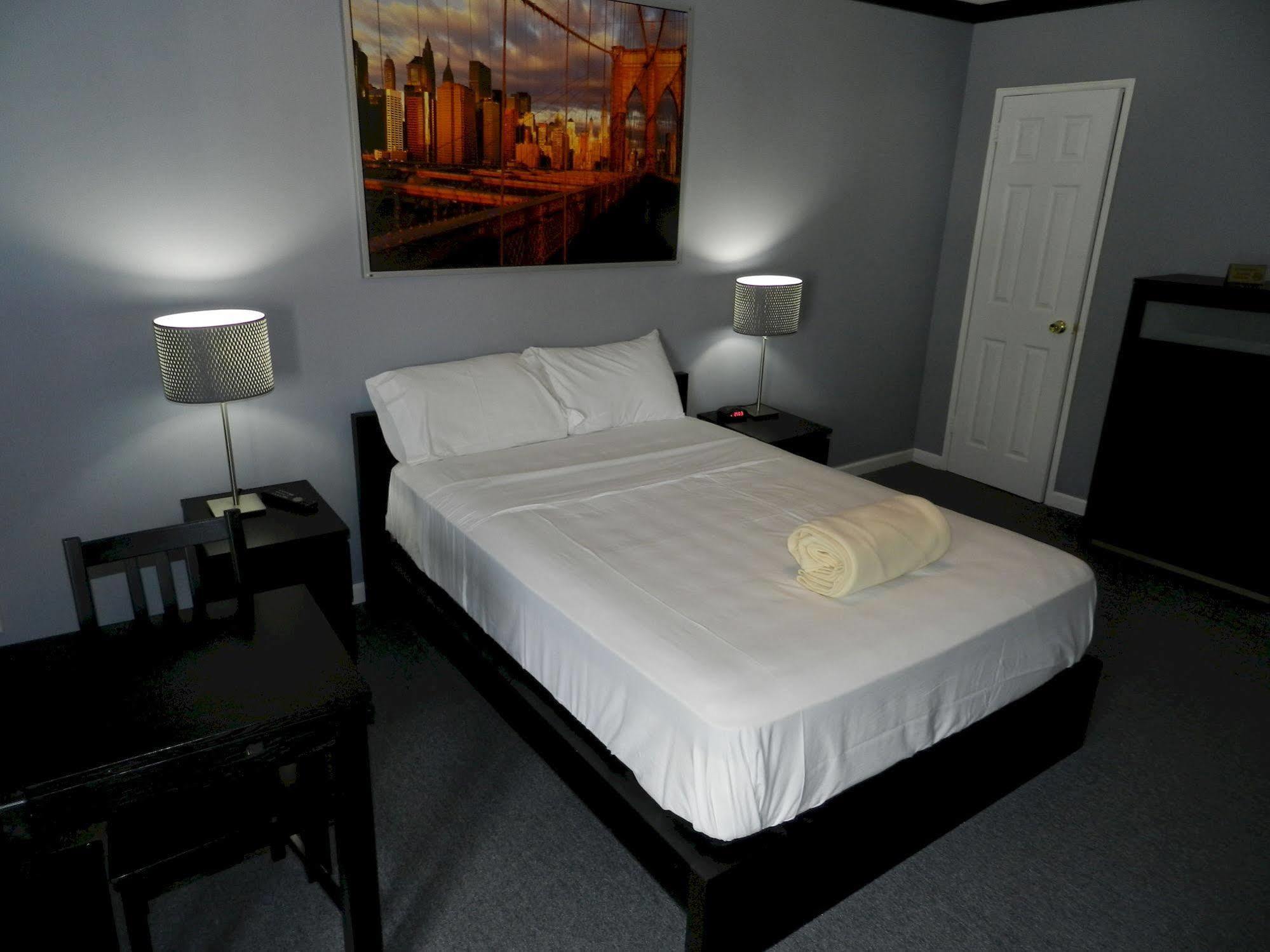 Central Motel Courtyard White Plains Extérieur photo