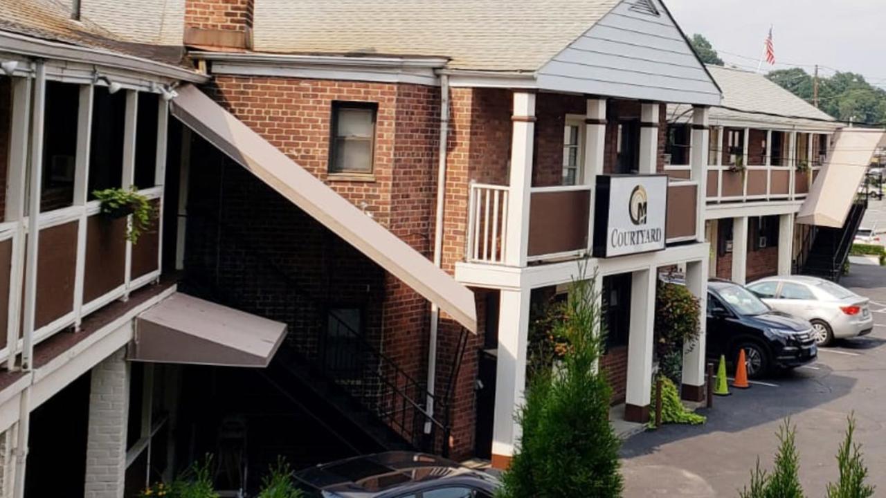 Central Motel Courtyard White Plains Extérieur photo